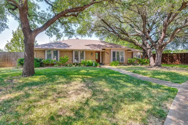 2413 Pearwood Court, Grand Prairie, TX 75050