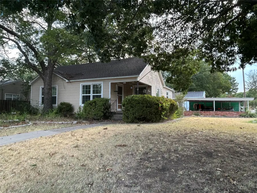 421 N Hickory Street, Muenster, TX 76252 - #3
