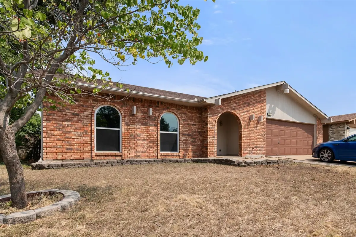 7501 Weatherwood Court, Fort Worth, TX 76133 - #1