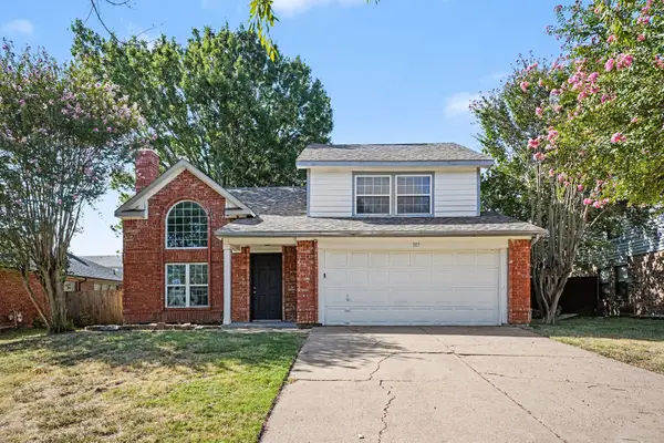 307 Hopewell Street, Grand Prairie, TX 75052