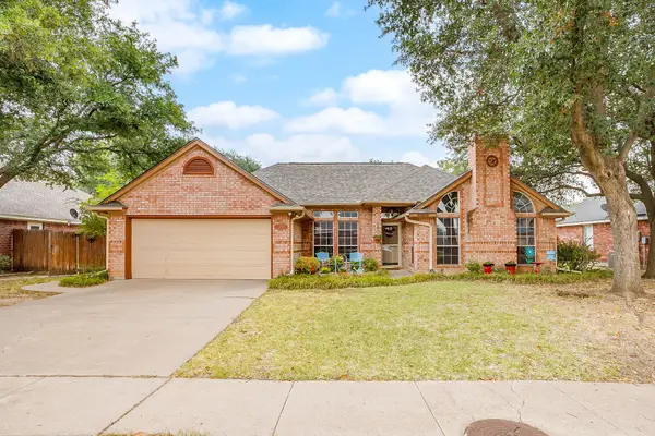 316 Shane Lane, Burleson, TX 76028