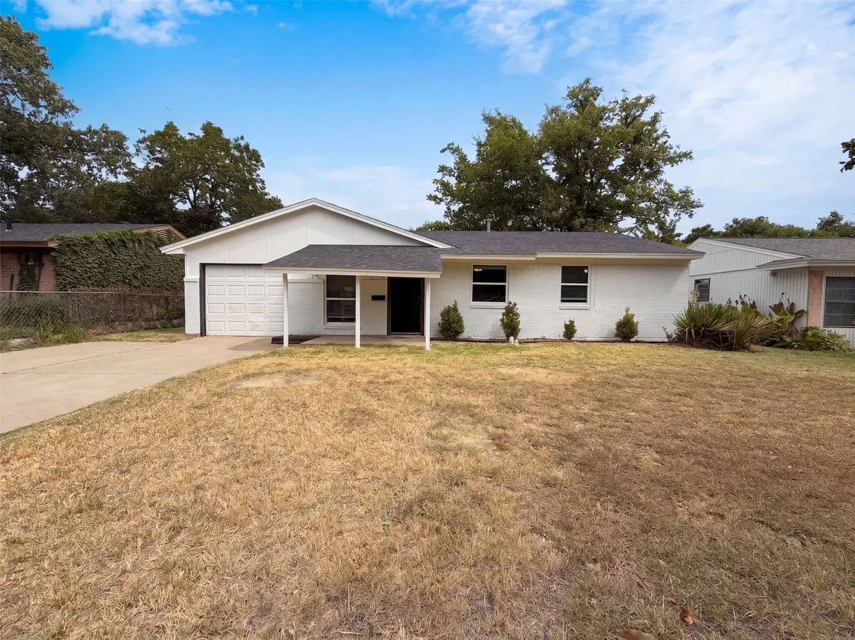 330 E Coral Way, Grand Prairie, TX 75051 - #1
