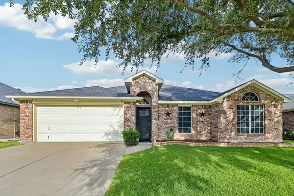 6925 Evening Shade Lane, Arlington, TX 76002