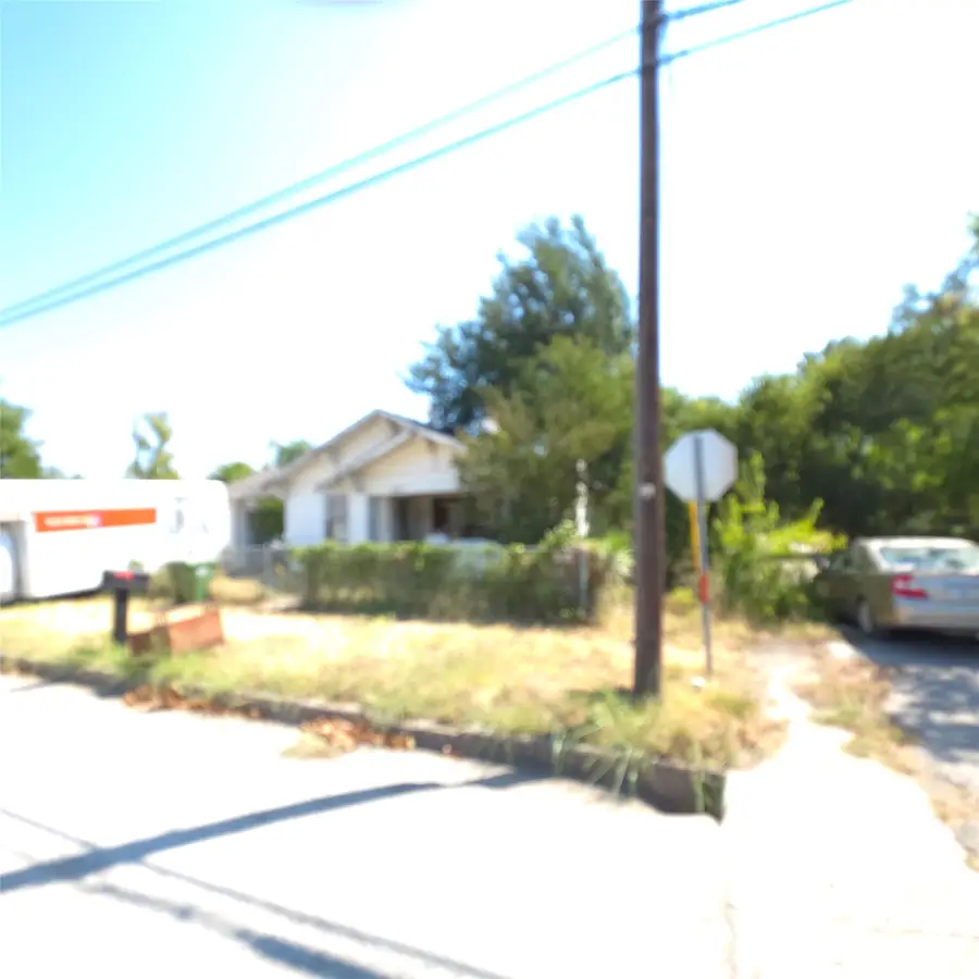602 NW 4th Avenue, Mineral Wells, TX 76067 - #2