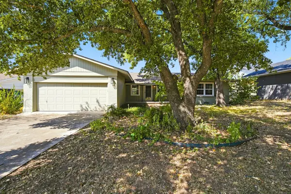 3300 Leith Avenue, Fort Worth, TX 76133