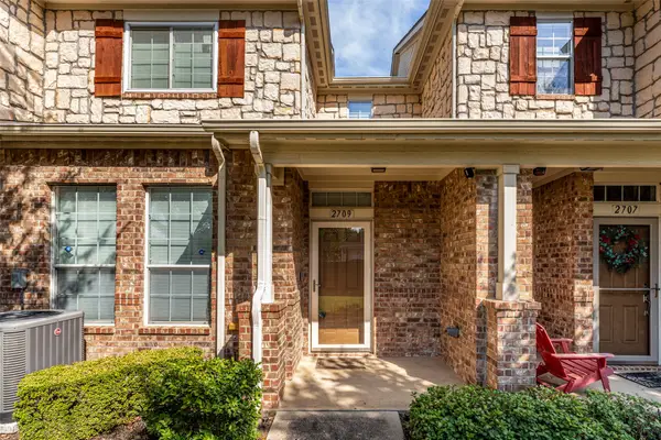 2709 Olympic Park Drive, Grand Prairie, TX 75050