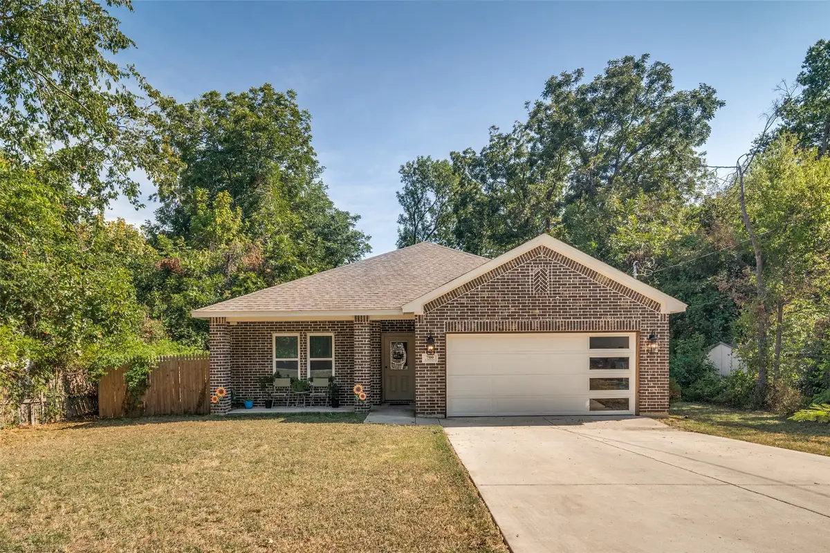 700 E Hickory Street, Kaufman, TX 75142 - #1
