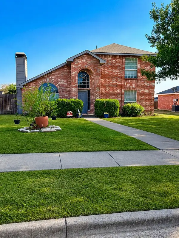1338 Meadow Creek Drive, Lancaster, TX 75146
