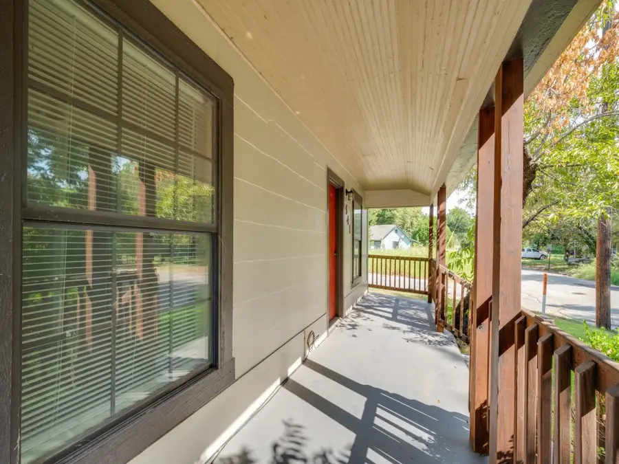 541 Denison Street, Gainesville, TX 76240 - #3
