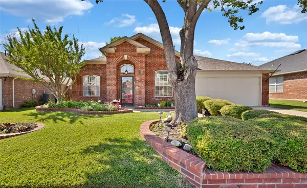 1065 Springhill Drive, Saginaw, TX 76179