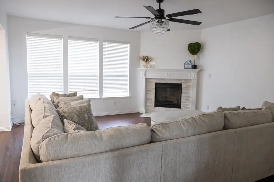737 Honeysuckle, Desoto, TX 75115 - #3