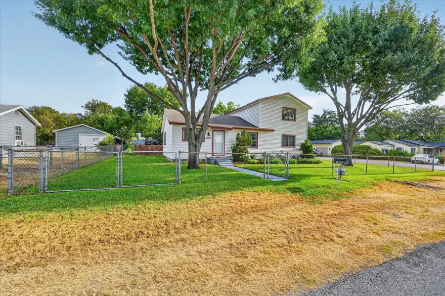 5800 Isbell Street, Sansom Park, TX 76114 - #3