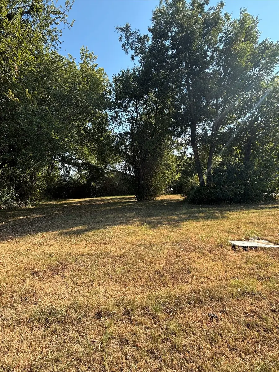 720 Mill Street, Gainesville, TX 76240 - #3