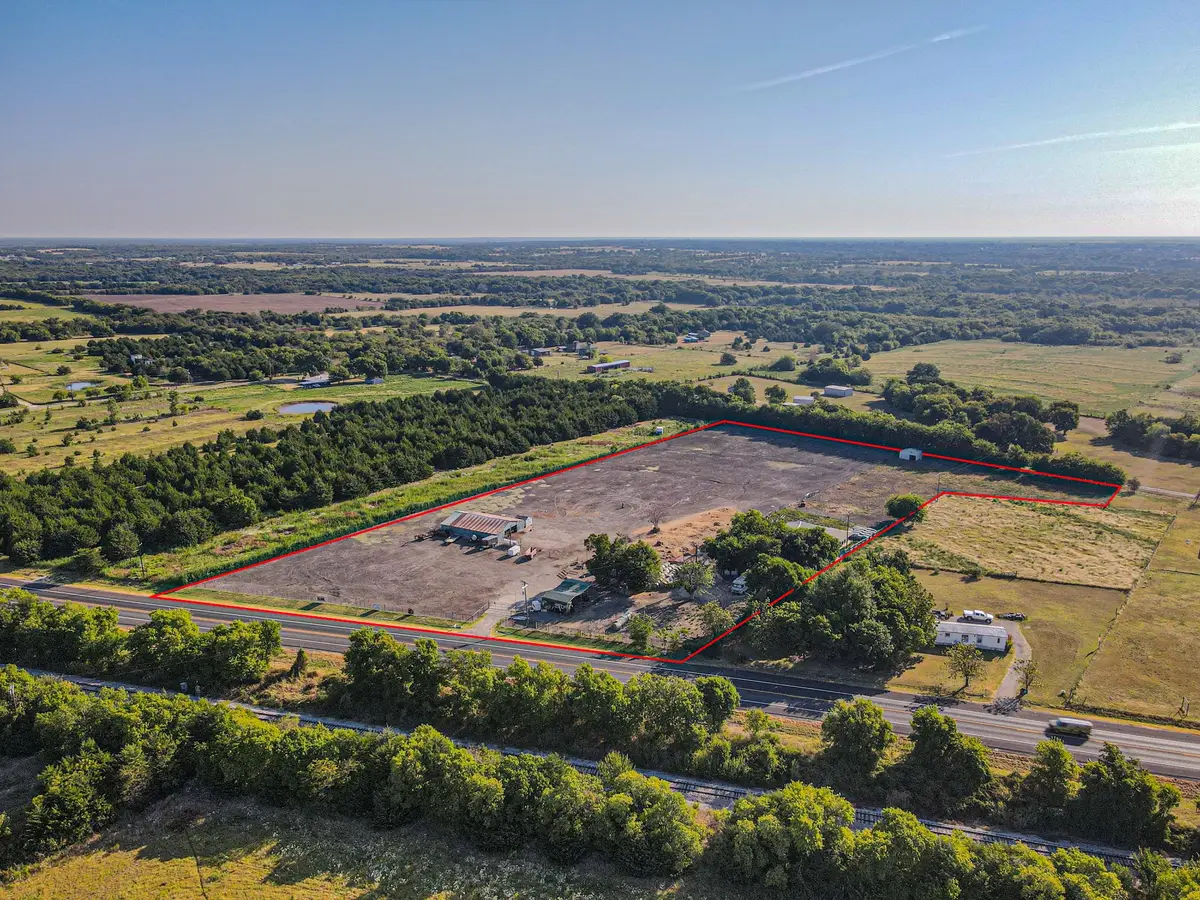 5271 N Us Highway 69, Celeste, TX 75423 - #1