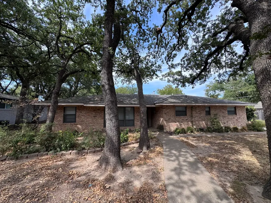 806 Sharpshire Street, Grand Prairie, TX 75050 - #2