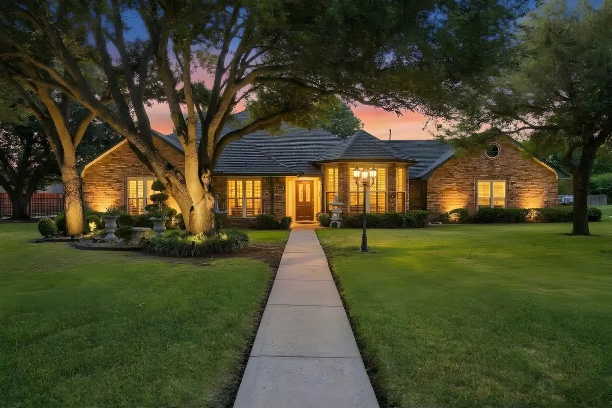 108 Chautauqua Drive, Waxahachie, TX 75165 - #1