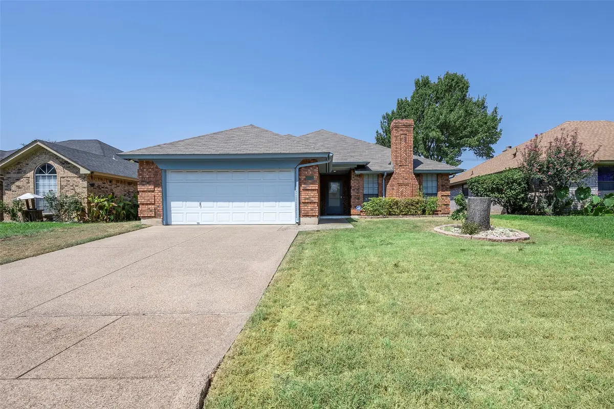 1925 Kings Canyon Circle, Fort Worth, TX 76134 - #1
