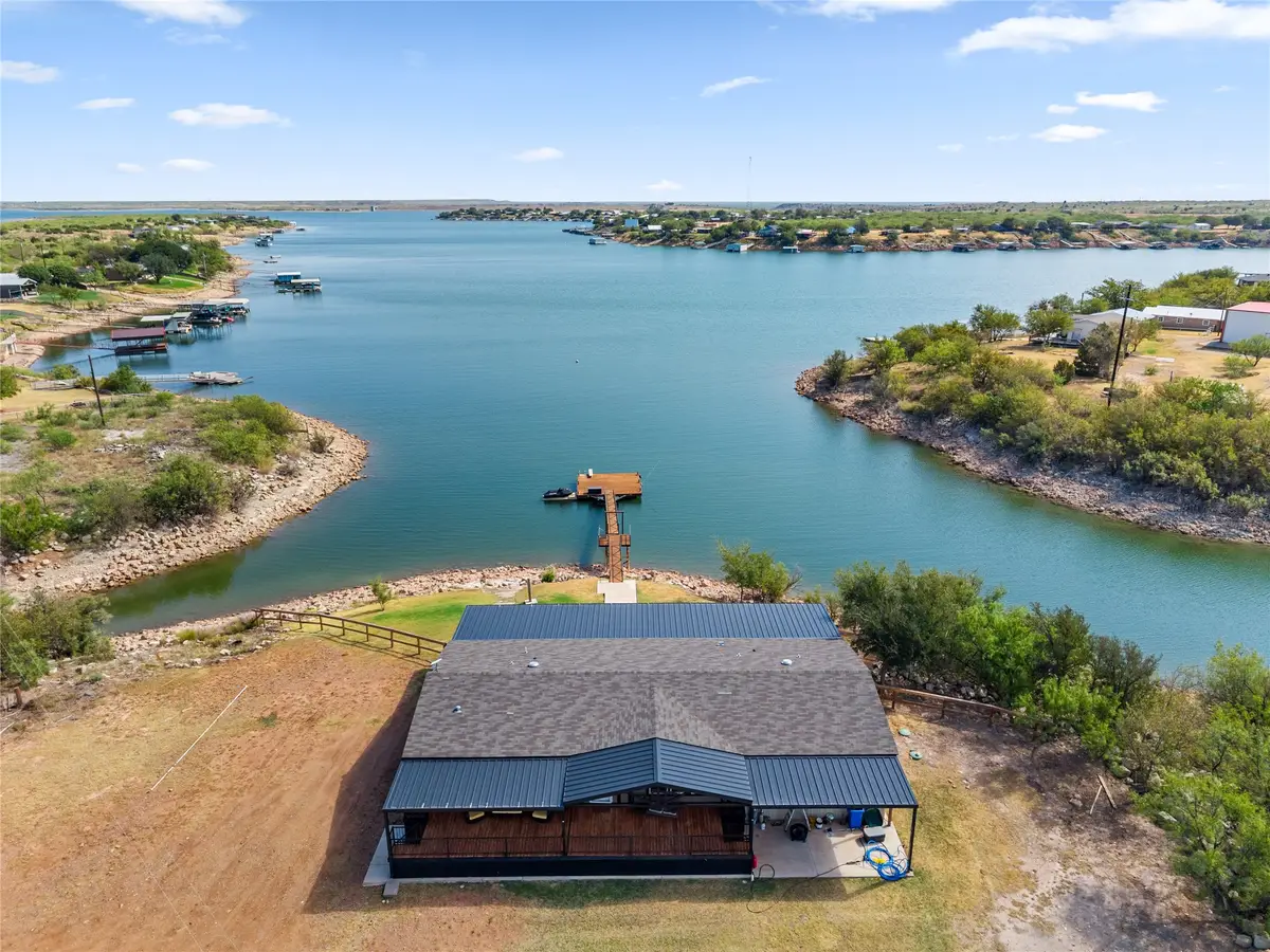 606 W Moonshine Road, Seymour, TX 76380 - #1