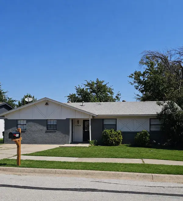 6924 Yorkston Street, Watauga, TX 76148