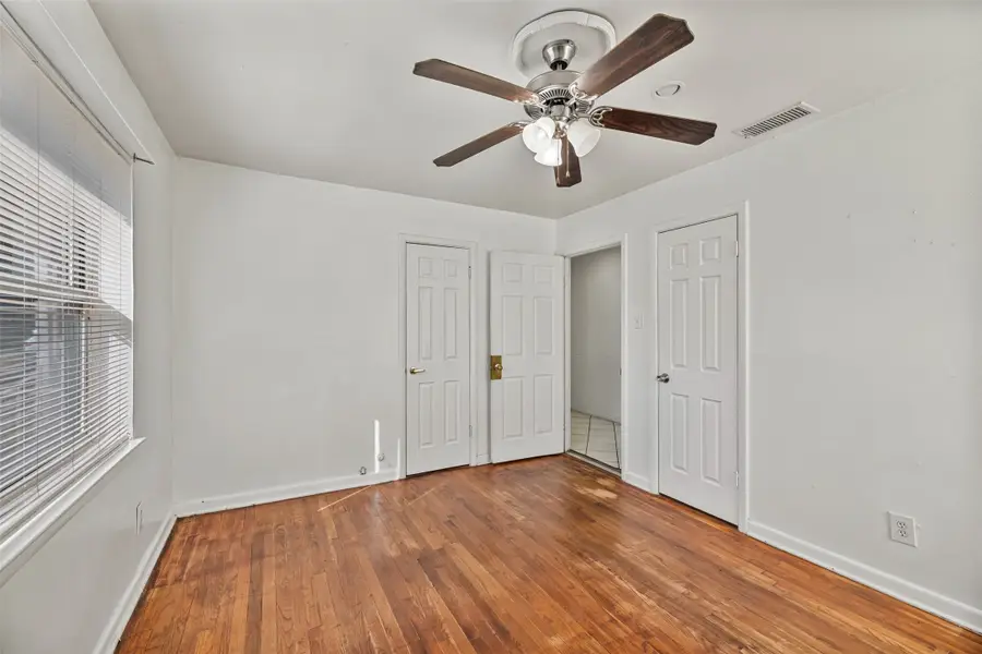 1017 E Spurgeon Street, Fort Worth, TX 76115 - #3