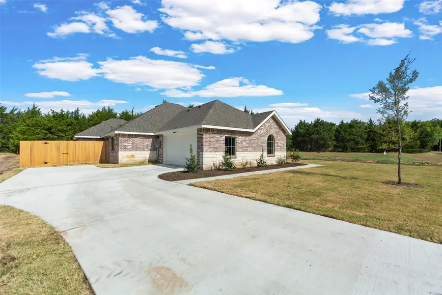 425 Watercrest Lane, Glenn Heights, TX 75154 - #2