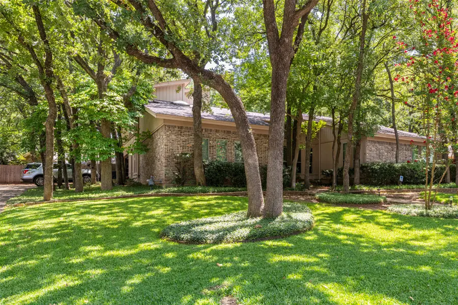 1307 Woodbine Street, Arlington, TX 76012 - #2