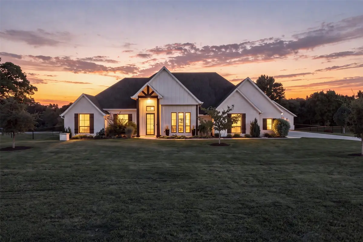 1072 Paradise Parkway, Poolville, TX 76487 - #1