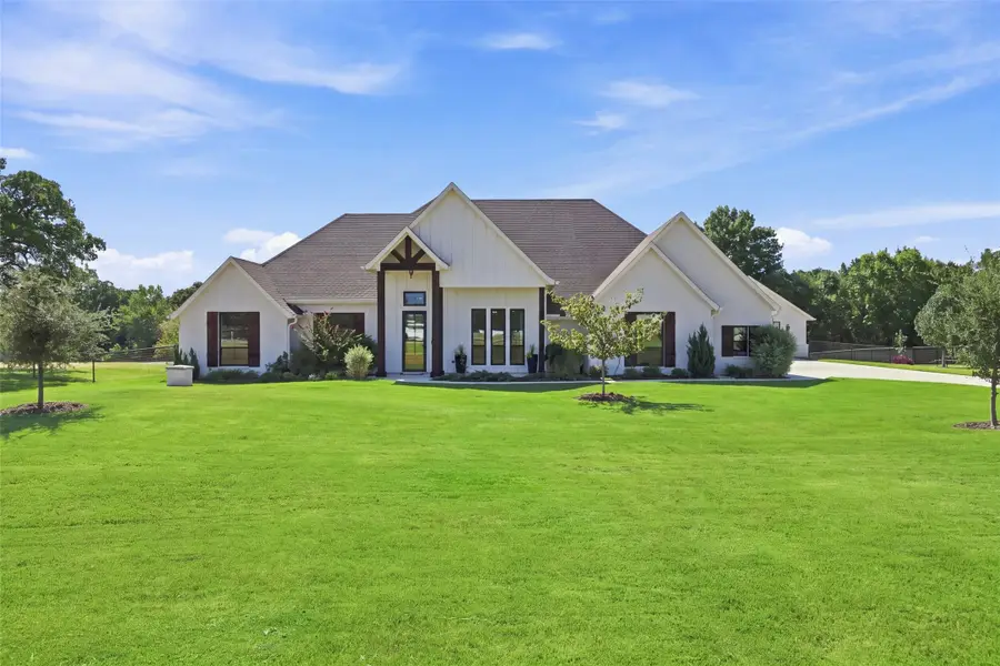1072 Paradise Parkway, Poolville, TX 76487 - #2