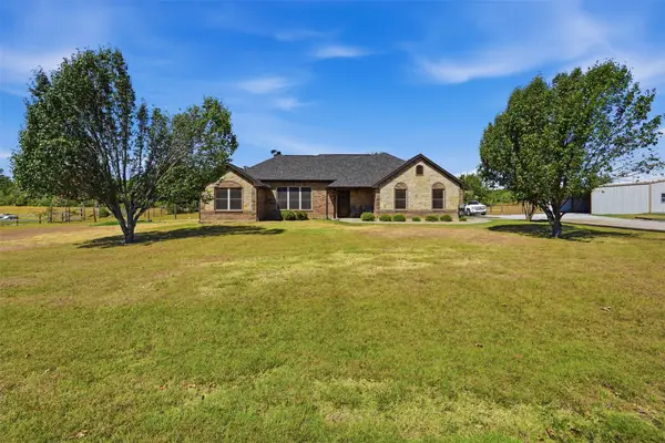 201 N Casey Court, Springtown, TX 76082