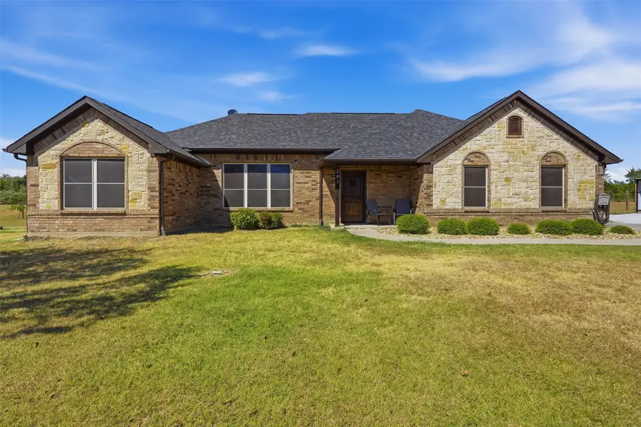 201 N Casey Court, Springtown, TX 76082 - #2