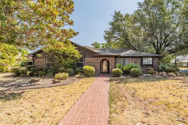 5500 Meadow Oak Street, North Richland Hills, TX 76180