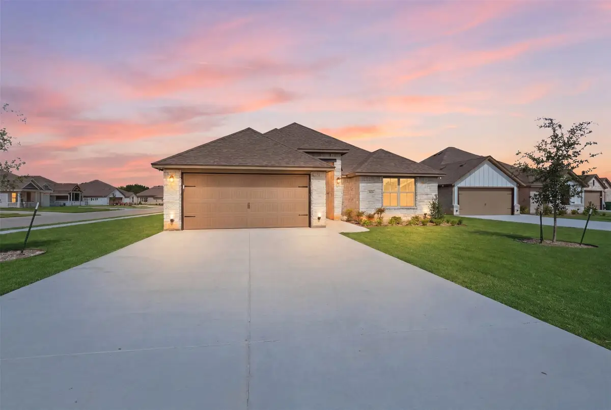 816 Haley Street, Springtown, TX 76082 - #1