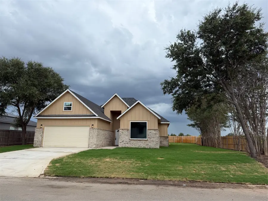3247 Hillsdale Drive, Corsicana, TX 75110 - #2