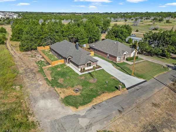 111 Watercrest Lane, Glenn Heights, TX 75154