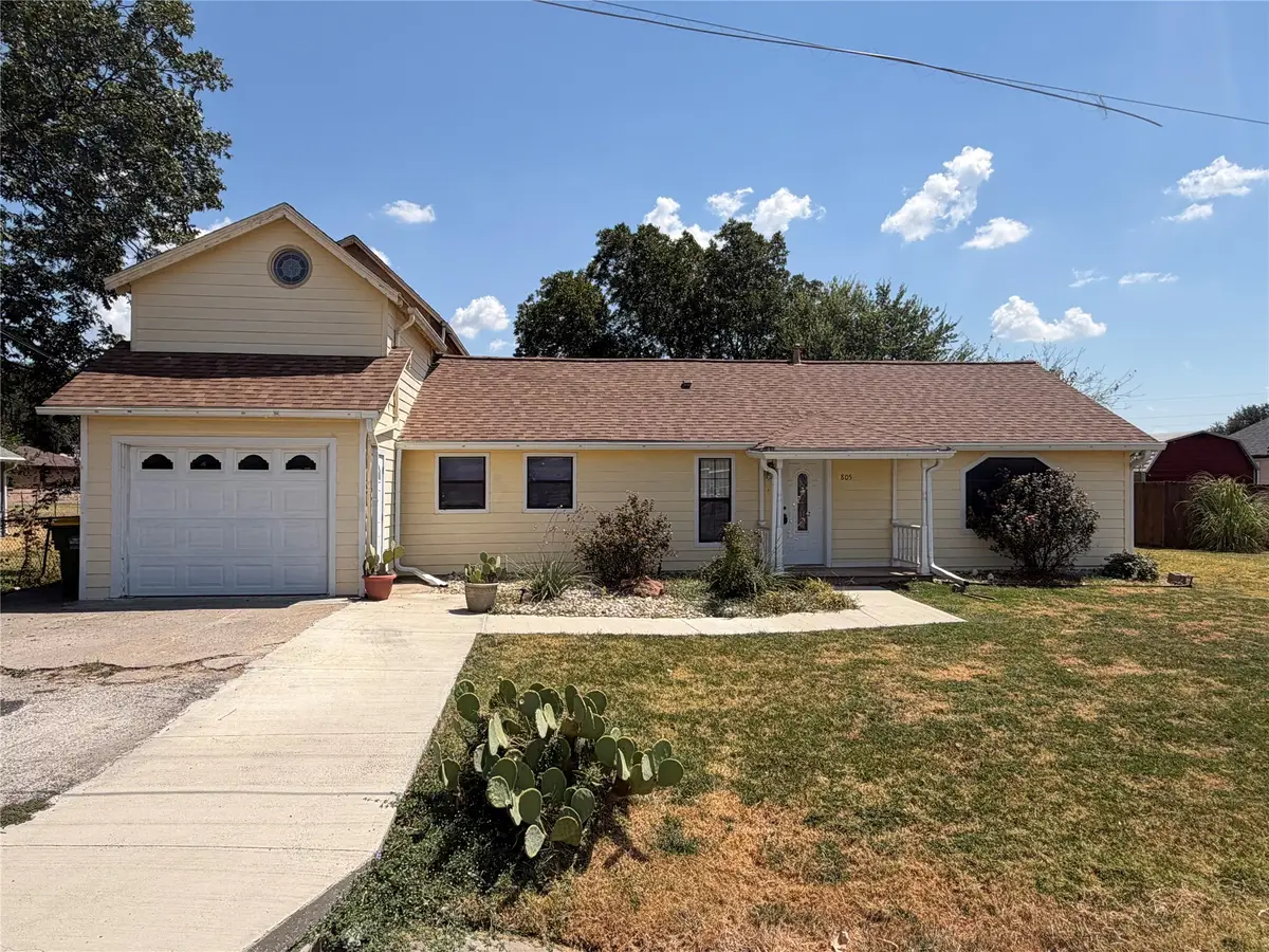 805 S 3rd Street, Grandview, TX 76050 - #1
