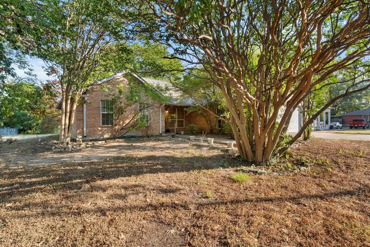 3002 W 4th Avenue, Corsicana, TX 75110 - #1