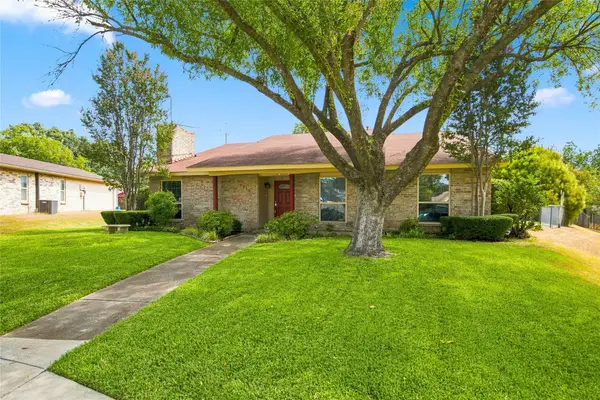 1519 Cardinal Circle, Lewisville, TX 75067