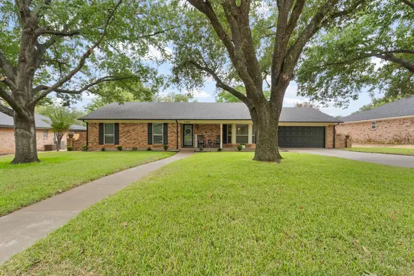 1124 Green River Trail, Cleburne, TX 76033