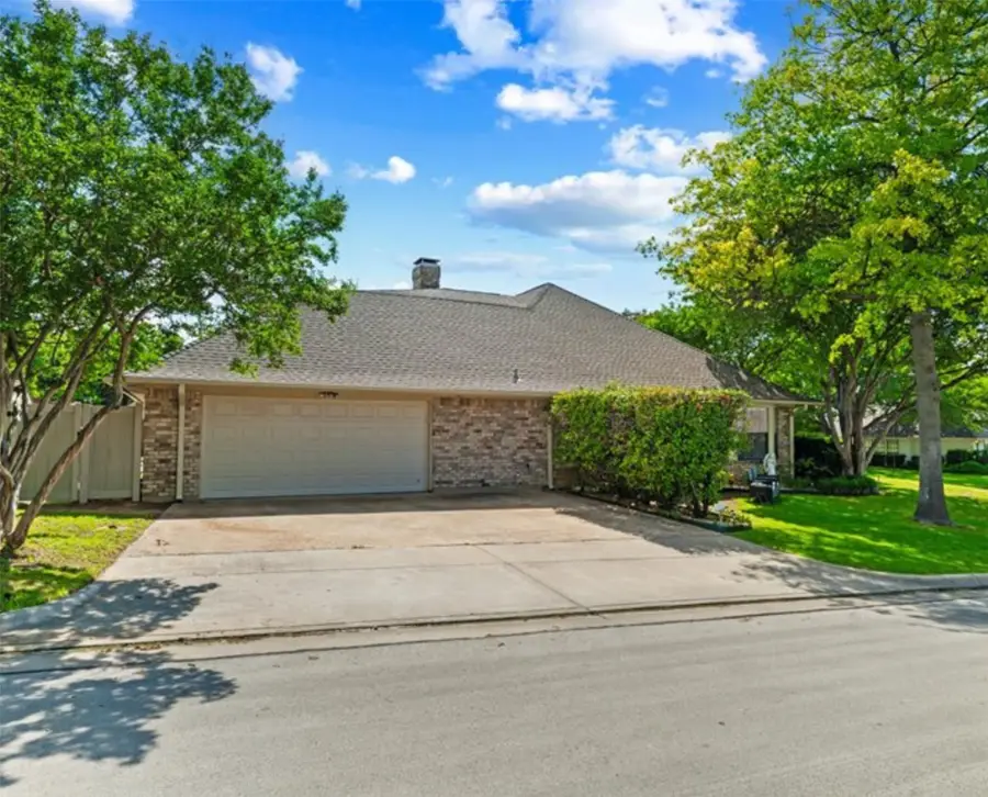 6004 Lakehurst Drive, Arlington, TX 76016 - #2