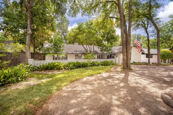 8242 San Cristobal Drive, Dallas, TX 75218
