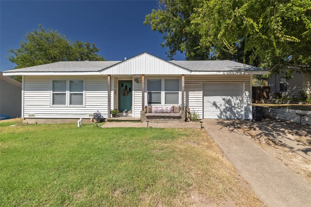 1209 Grace Street, Weatherford, TX 76086 - #1