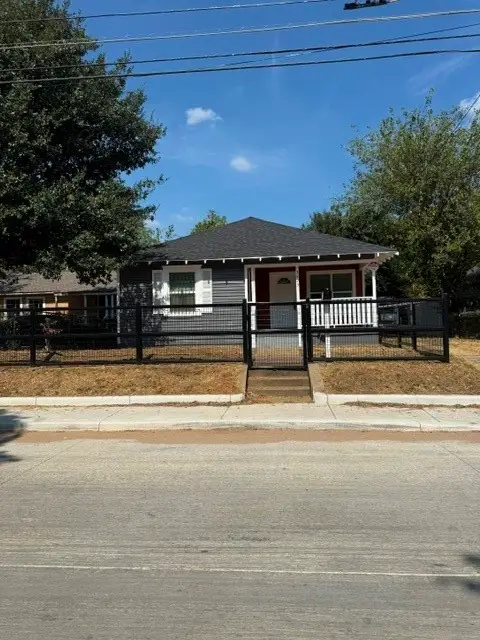 3823 Jamaica, Dallas, TX 75210