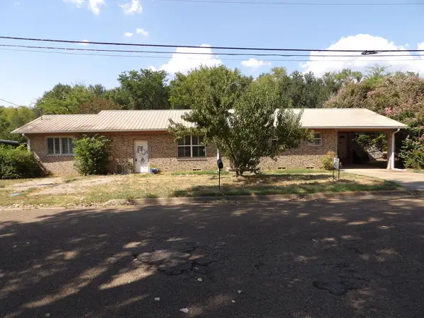 402 Keith Street, Mount Vernon, TX 75457