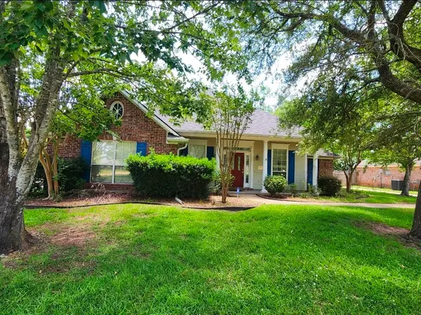 1712 Castlewood Drive, Bossier City, LA 71111