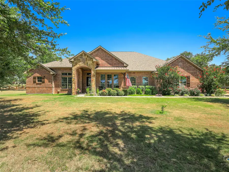 101 Sandlin Court, Springtown, TX 76082 - #2