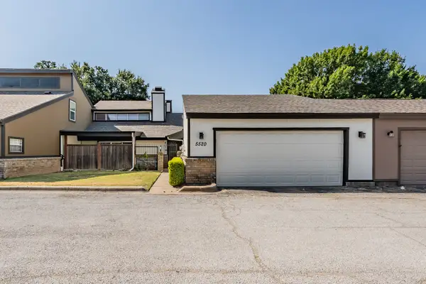 5520 Willow Circle, Fort Worth, TX 76112