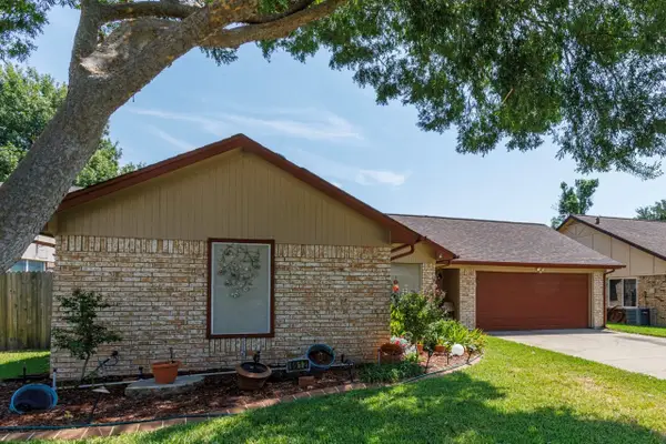 6912 Lyndale Drive, Watauga, TX 76148