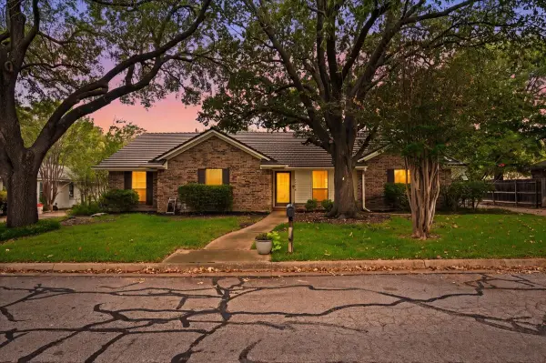 4604 Clay Court Lane, Arlington, TX 76017