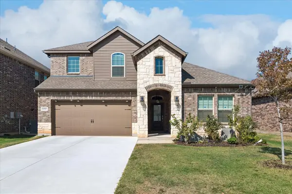 3707 Smuggler Mine Street, Aubrey, TX 76227