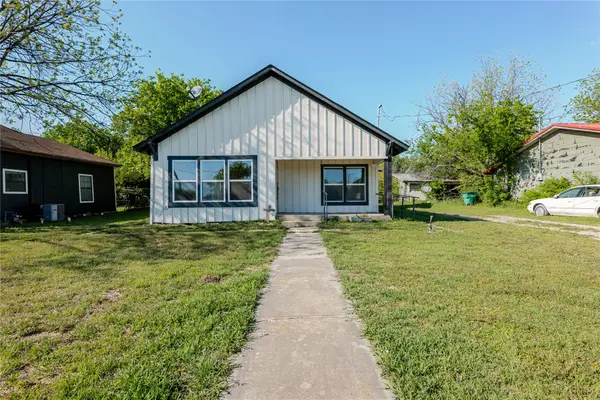 228 W Archer Street, Jacksboro, TX 76458